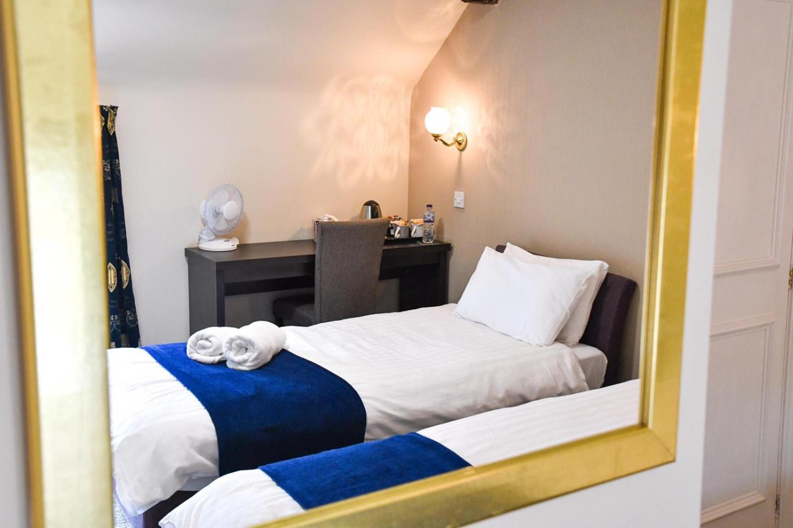 Whiston Hall Chambre photo