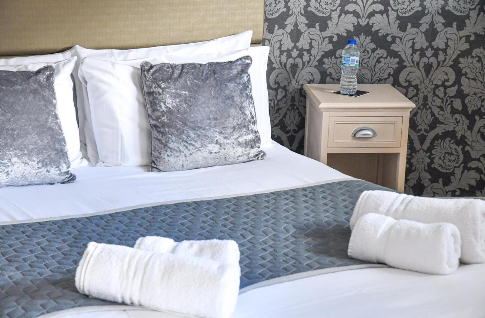 Whiston Hall Chambre photo
