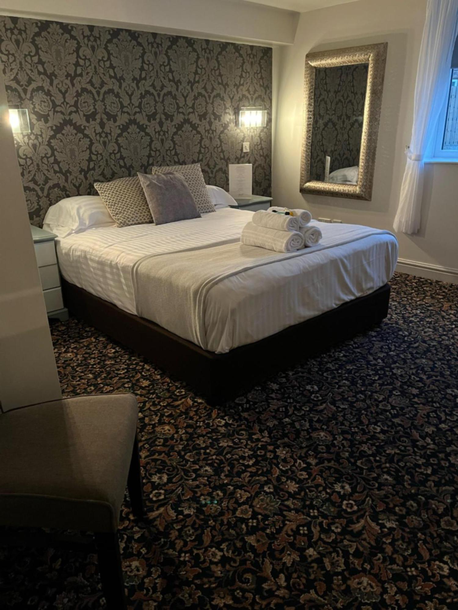 Whiston Hall Extérieur photo